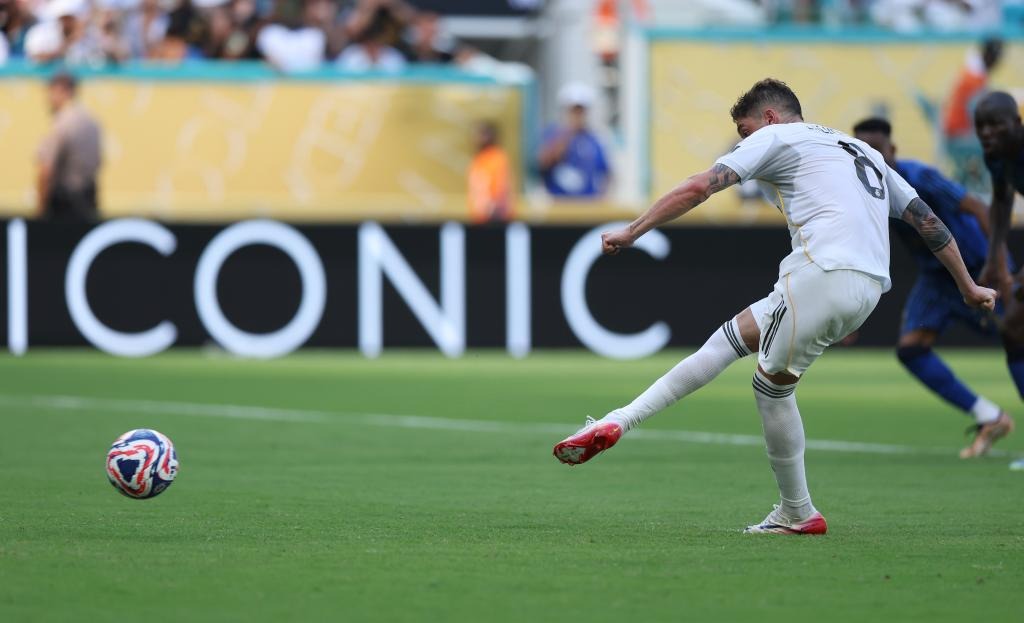 英超-曼城1-1遭切尔西绝平距榜首6分，恩佐绝平，赖因德斯破门